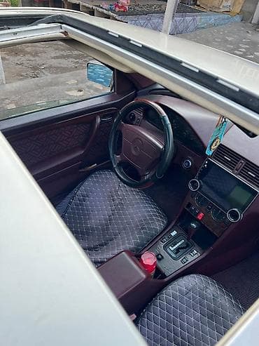 Продажа авто: Mercedes-Benz C-Class: 1994 г., 2 л, Автомат, Бензин, Седан — 4