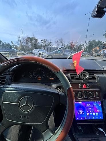 kia 5 2020: Mercedes-Benz E-Class: 1995 г., 2.3 л, Механика, Газ, Седан — 5