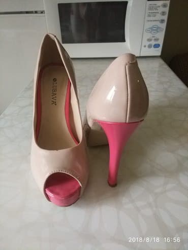 Продаю туфли 37 размер одеты по одному разу, состояние новых,зимние