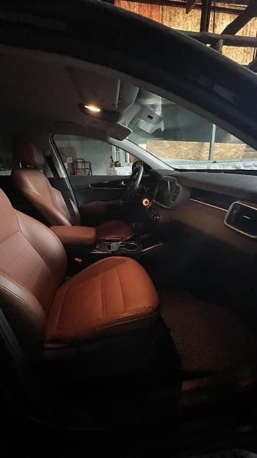 Kia Sorento: 2017 г., 2.4 л, Автомат, Бензин, Кроссовер — 2