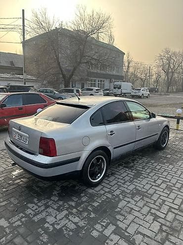 pasat b5: Volkswagen Passat: 2000 г., 1.8 л, Механика, Бензин, Седан — 2