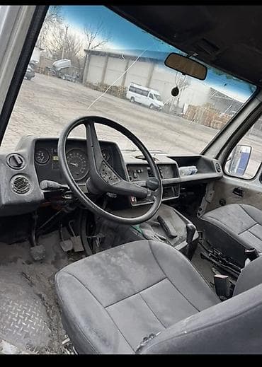 юс: Жеңил жүк ташуучу унаа, Mercedes-Benz — 3