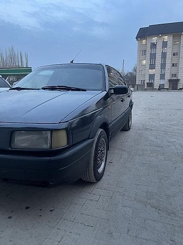 Volkswagen Passat: 1992 г., 1.8 л, Механика, Бензин, Седан