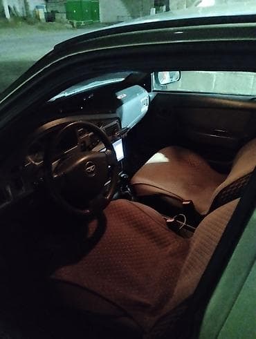 Унаа сатуу: Daewoo Nexia: 2011 г., 1.5 л, Кол менен иштөөчү, Бензин, Седан — 2