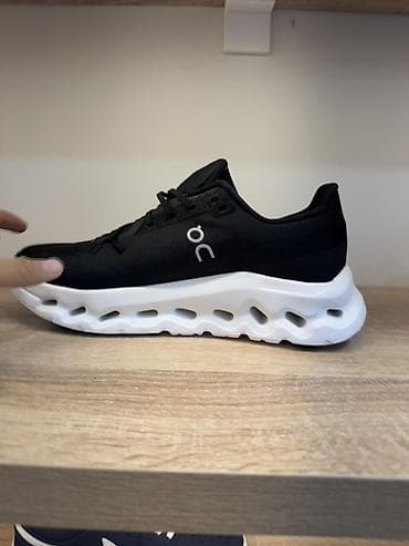 Жеке буюмдар: Эркектердин кроссовкасы, 40, 41, 42, Жаңы, түсү - Кара, Өзү алып кетүү — 3