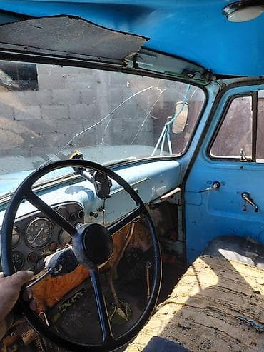 машина жыгули: ГАЗ : 1990 г., Кол менен иштөөчү, Бензин — 4
