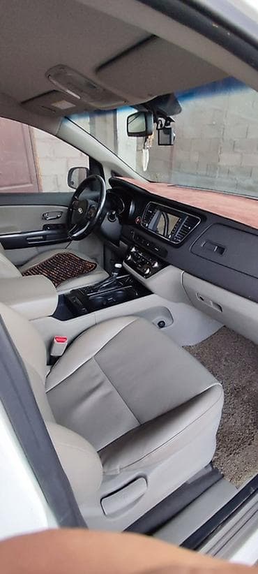 Kia: Kia Carnival: 2017 г., 2.2 л, Автомат, Дизель, Минивэн — 3