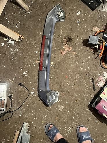 Накладка/юбка задней двери (спойлер-облицовка) с интегрированным