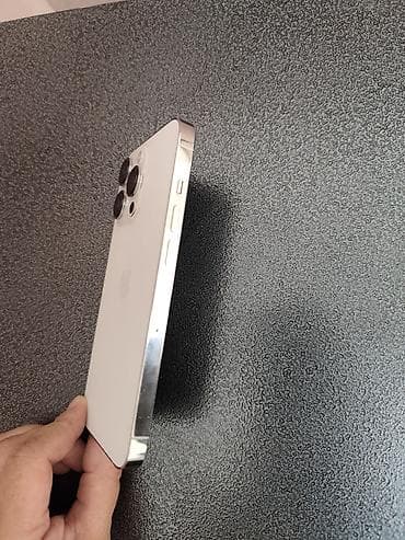 celeron n4500: IPhone 13 Pro, Б/у, 128 ГБ, Белый, Чехол, 77 % — 4