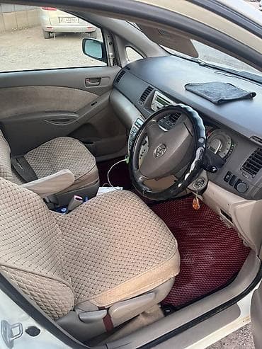 ali osman: Toyota Isis: 2004 г., 1.8 л, Автомат, Бензин, Минивэн — 4