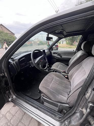 Унаа сатуу: Volkswagen Passat: 1988 г., 1.8 л, Кол менен иштөөчү, Газ, Универсал — 10