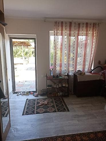суточный квартира ош: 🏡 **Продается таунхаус в с. Бостери, Иссык-Куль** Бостери 🛏 Комнат: 2 — 5