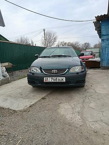 Toyota Avensis: 2002 г.