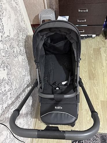 Прогулочная коляска Kidilo, черная - Легкая складная рама с — 3