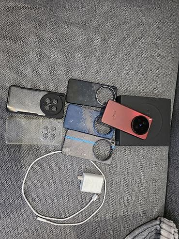 xbox 3: Vivo X200 Ultra, Б/у, 512 ГБ, цвет - Красный, 2 SIM — 1