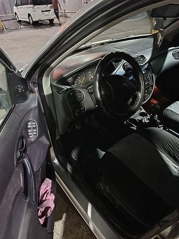 Ford Focus: 2004 г., Механика, Бензин, Седан — 5