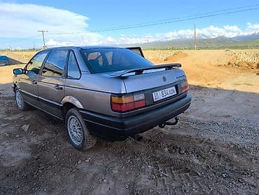 Транспорт: Volkswagen Passat: 1989 г., 1.8 л, Кол менен иштөөчү, Бензин, Седан — 8