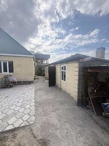 Үйлөр: 🏡Продается 5-комн. кирпичный дом в ж/м Ак-Ордо! 📐 Площадь дома: 155 — 5