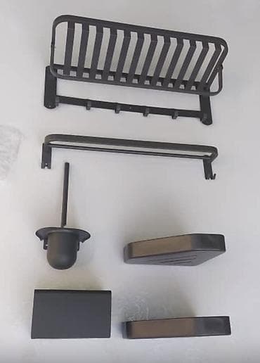 Текчелер, стеллаждар, секичелүү койгучтар: Набор аксессуаров для ванной комнаты, цвет графит/черный — 1