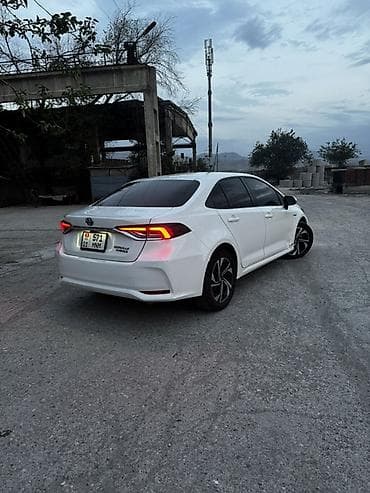 Транспорт: Toyota Corolla: 2022 г., 1.8 л, Гибрид, Седан — 5