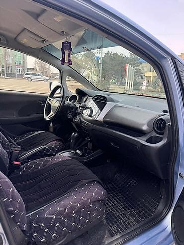 Honda: Honda Fit: 2009 г., 1.5 л, Вариатор, Бензин, Хэтчбэк — 9