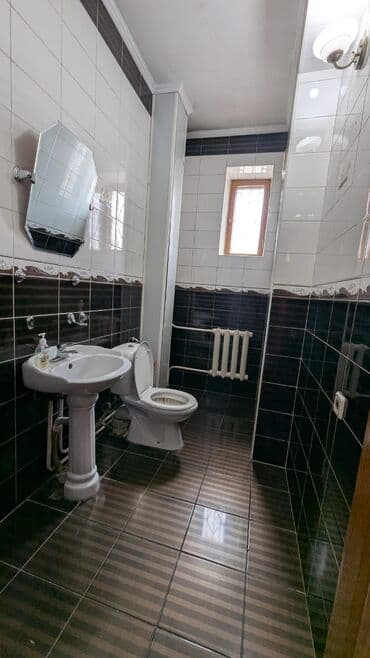 купить комнату в доме под снос: 400 м², С мебелью — 8