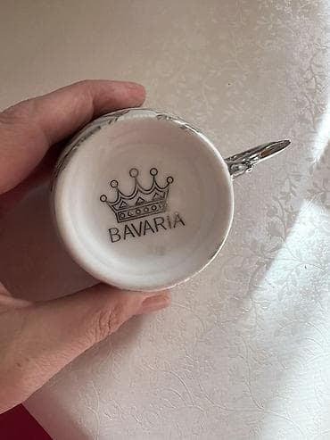 набор чайный: Набор кофейных чашек с блюдцами, 2 серии. Все новое!!! 1) Черное — 4