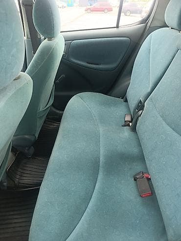 toyota yaris напрокат: Toyota Yaris: 2000 г., 1.3 л, Автомат, Бензин, Хэтчбэк — 6