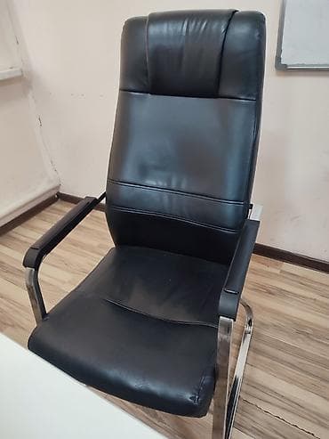 Офисная мебель: Офисное кресло, С колесиками, цвет - Черный, Экокожа — 3