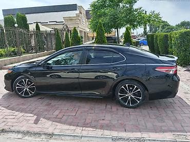 Toyota Camry: 2020 г., 2.5 л, Автомат, Бензин