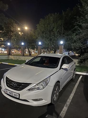 Hyundai Sonata: 2012 г., Автомат, Бензин, Седан — 3