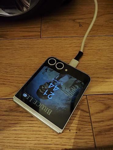 razr v3: Смартфон-раскладушка с большим внешним дисплеем Характеристики и — 3