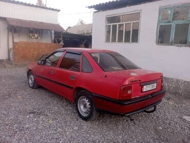 дом обмен на авто: Opel Vectra: 1991 г., 1.6 л, Механика, Бензин, Хетчбек — 4
