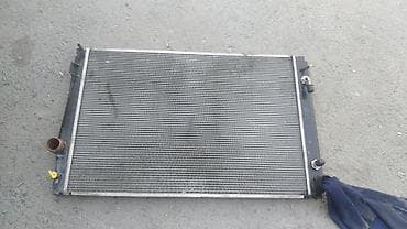 Радиатор объем 3.5 одно бочина с трещиной остальная часть в отличном at lalafo.kg Радиатор объем 3.5 одно бочина с трещиной остальная часть в отличном