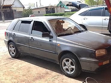 Volkswagen Golf: 1993 г., 1.8 л, Механика, Бензин