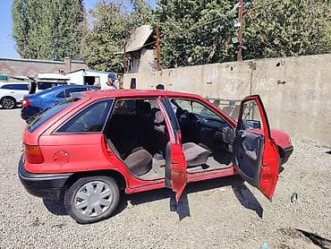 120 prado: Opel Astra: 1992 г., 1.6 л, Механика, Бензин, Хэтчбэк — 3
