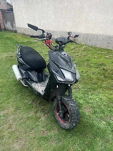 Мототехника: Скутер 50–150 см³ (бензиновый), черный, с тюнингом и дополнительным — 2