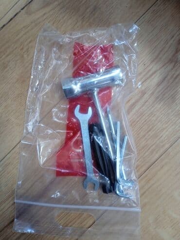 опрыскиватель садовый с мотором: Бензиновый ямобур с оранжевым корпусом и белым топливным баком — 2