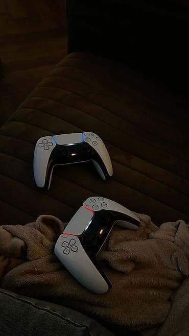 sony ps3: PlayStation 5 (версия с дисководом) + 2 беспроводных геймпада — 3
