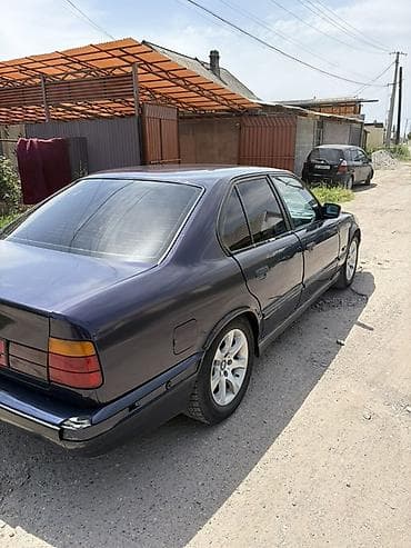 пятнашка такси: BMW 5 series: 1991 г., 2.5 л, Седан — 6