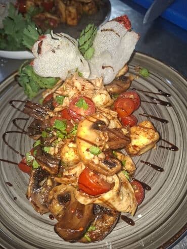 Срочно требуется повар унверсал