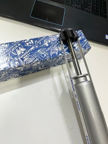 step: Задний амортизатор Honda 2001 г., Новый, Оригинал — 2