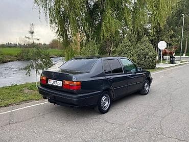 kia bongo3: Volkswagen Vento: 1997 г., 1.6 л, Ручные, Бензин, Седан — 5