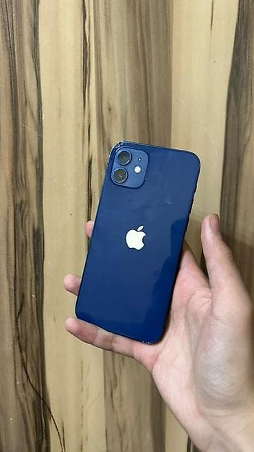 IPhone 12, 64 ГБ, синий цвет Характеристики и особенности: - Экран
