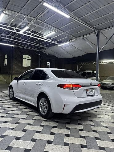 electromobile kg: Toyota Corolla: 2022 г., 1.8 л, Вариатор, Гибрид, Седан — 5