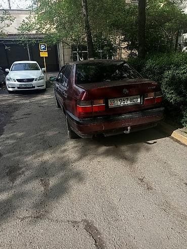 пасат венто: Volkswagen Vento: 1993 г., Седан — 2