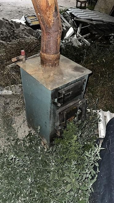 примус шмел: Металлическая печь на твердом топливе с дымоходом. - Тип — 1