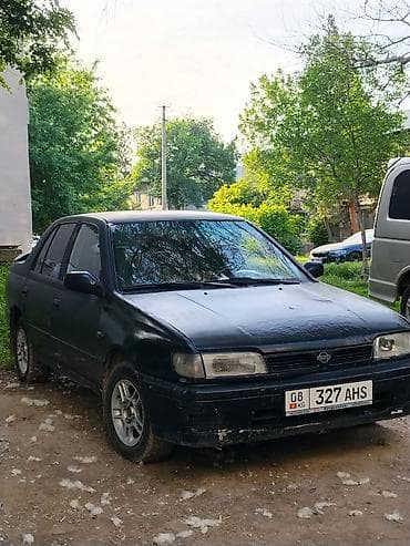 Nissan Sunny: 1993 г., 1.6 л, Механика, Бензин, Седан