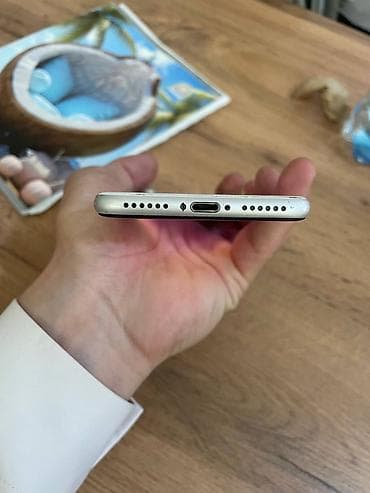 wi: IPhone SE 2020, Б/у, 128 ГБ, Белый, Наушники, Зарядное устройство, Защитное стекло, 100 % — 3