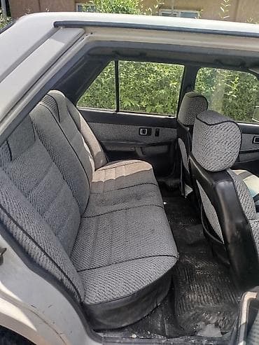 renault 480: Mazda 626: 1984 г., 1.6 л, Механика, Бензин, Седан — 5